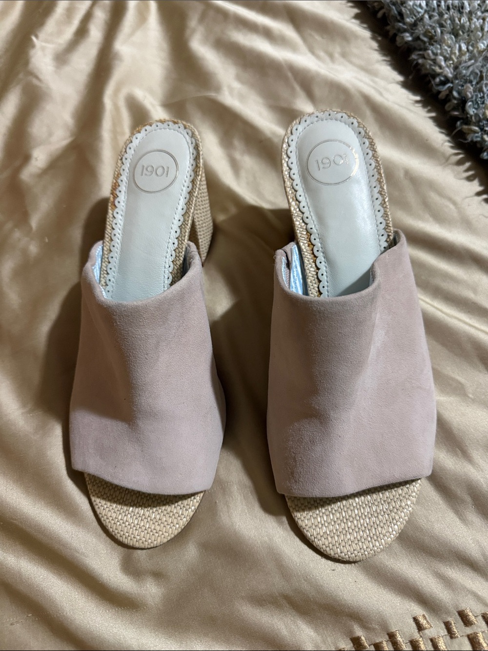 1901 Blush Suede Open-Toe Wedge Mules